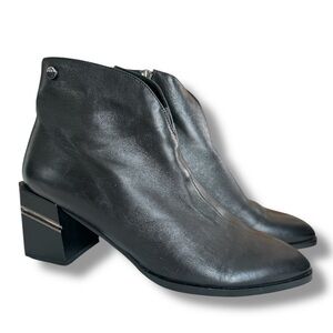 Bonavi black booties